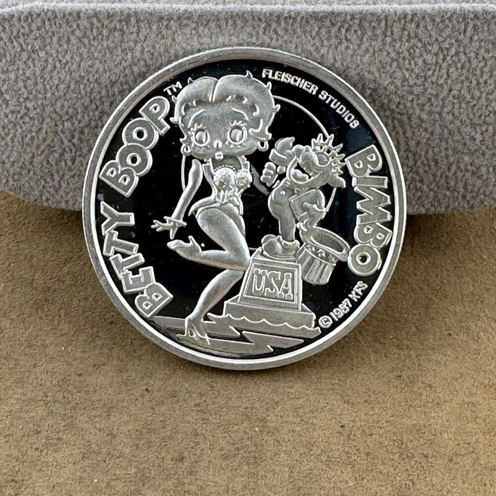 Vintage Betty Boop Proof 1 Ounce .999 Silver Lucky Boop Coin
